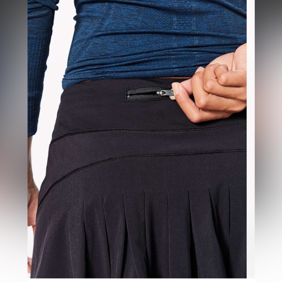Lululemon Circuit Breaker Skirt I|
(Regular) (13")
Black - Picture 5 of 9